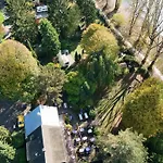 Das Wiesenhaus: Wohnen im Tiny House direkt am Rhein