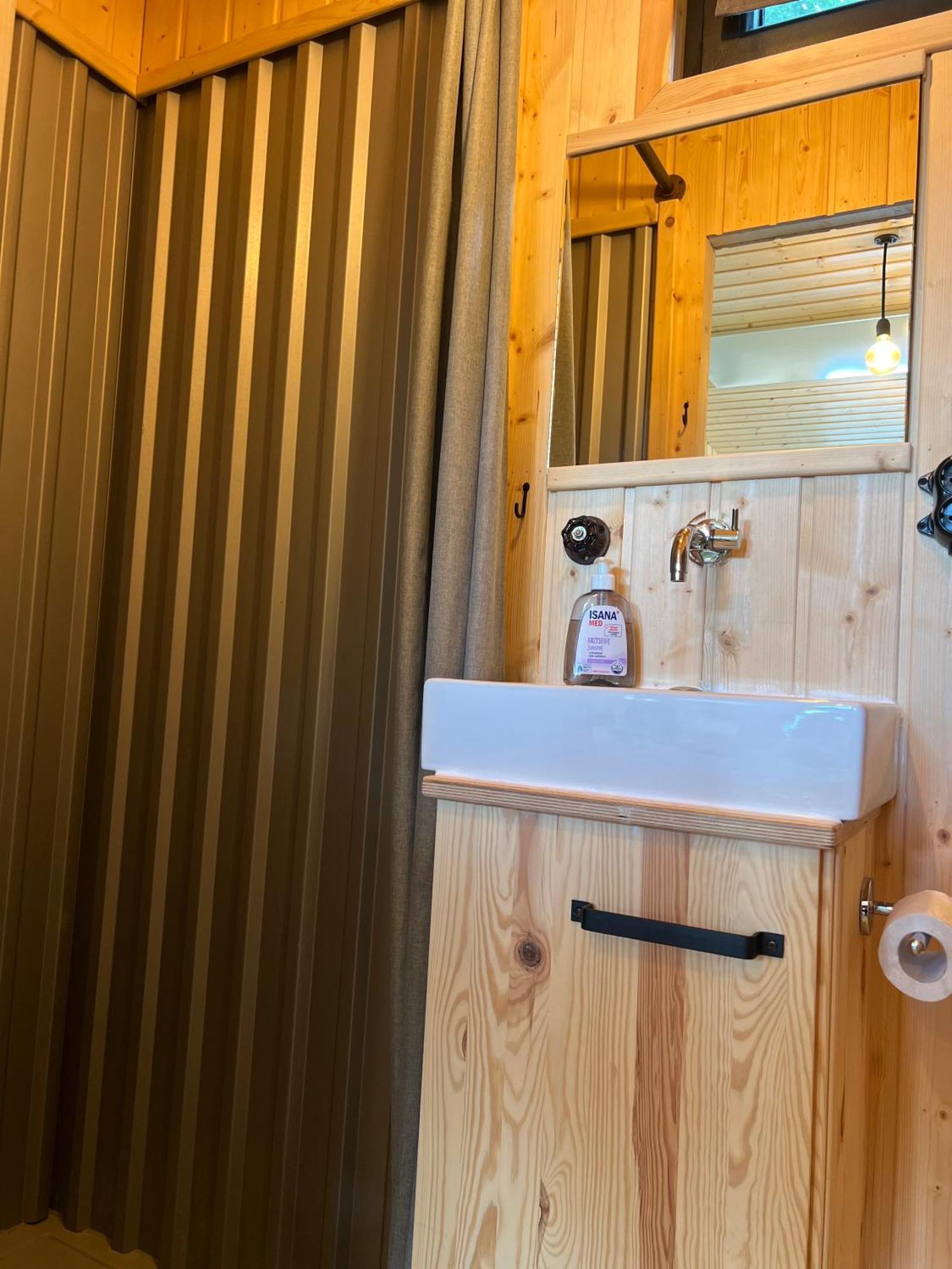 Apartment Wiesenhaus: Wohnen Im Tiny House Direkt Am Rhein