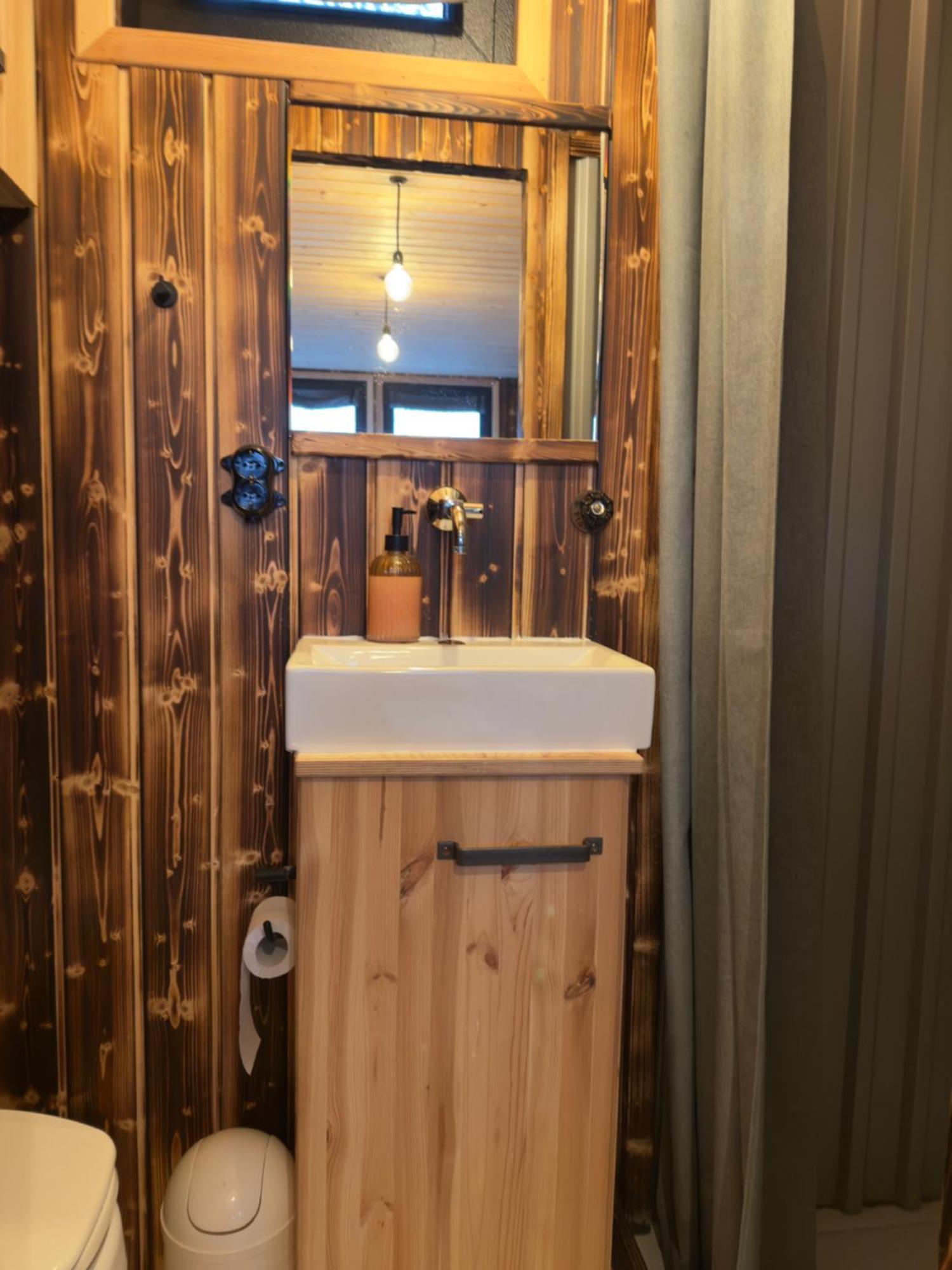 Wiesenhaus: Wohnen Im Tiny House Direkt Am Rhein Apartment Köln